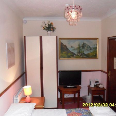 Thorpe Lodge Hotel ปีเตอร์โบโรห์ ภายนอก รูปภาพ